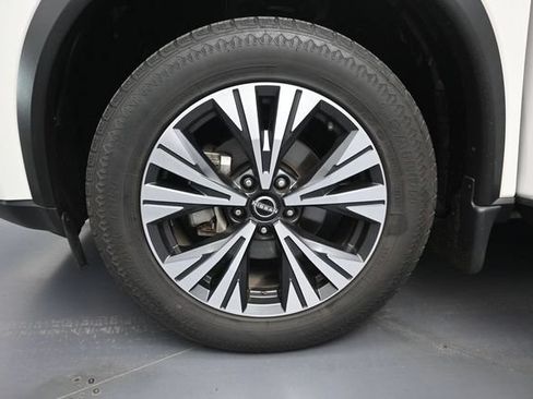Used 2023 Nissan Rogue SV FWD image 32