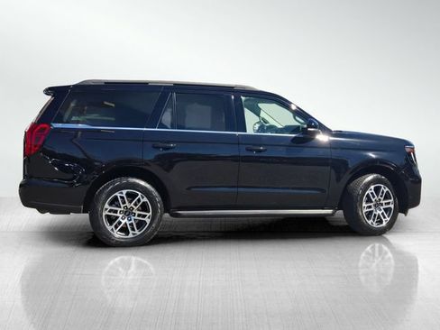 Certified 2025 Ford Expedition Active AWD/4WD image 3