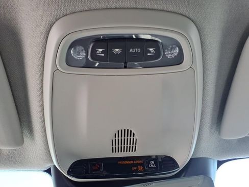 Used 2019 Volvo XC40 T4 Momentum FWD image 26