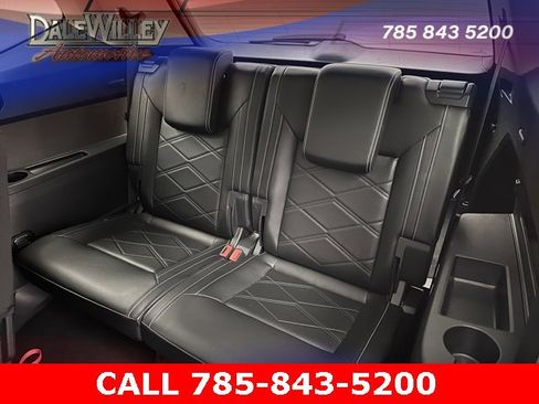 Used 2024 Volkswagen Atlas SE image 17
