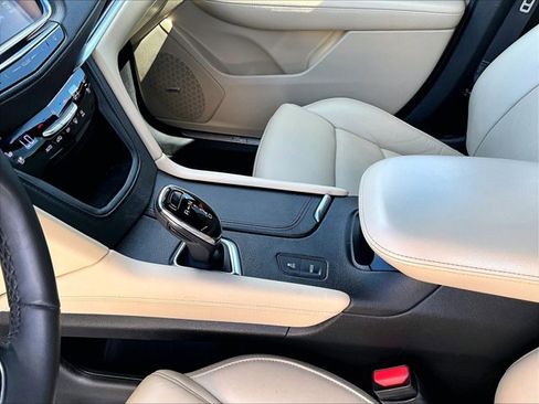 Used 2018 Cadillac XT5 Premium Luxury w/ Advanced Security Package FWD image 15