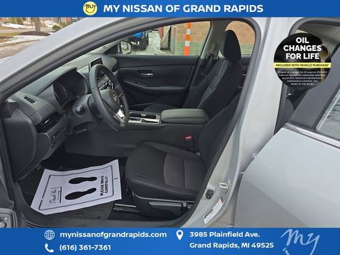 Used 2022 Nissan Sentra SV w/ Trunk Package image 19