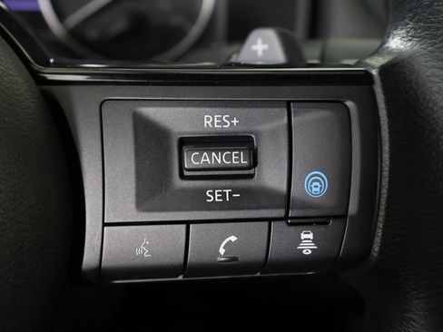 Used 2023 Nissan Rogue SV AWD/4WD image 40