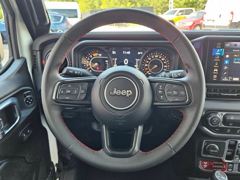 Used 2025 Jeep Wrangler Unlimited Rubicon AWD/4WD image 16