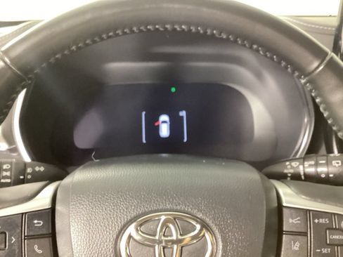 Used 2023 Toyota Highlander Platinum AWD/4WD image 13