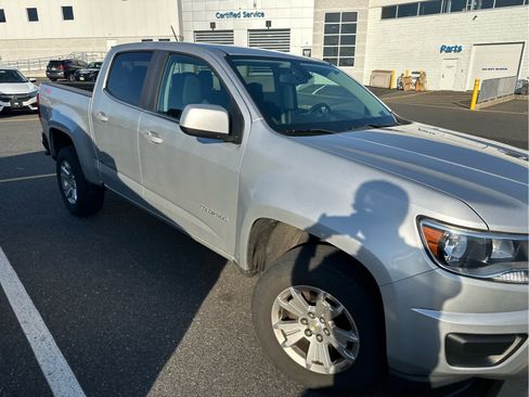 Used 2020 Chevrolet Colorado LT image 2