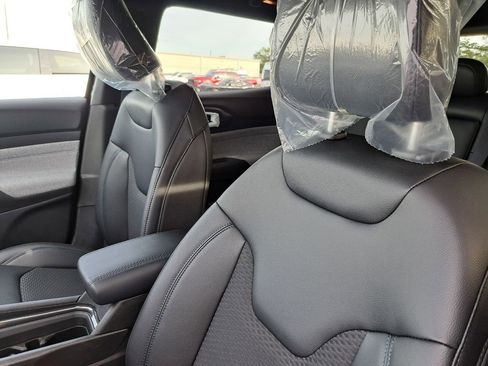 New 2026 Jeep Compass Latitude image 18