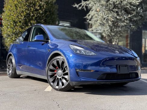 Used 2022 Tesla Model Y Performance image 8