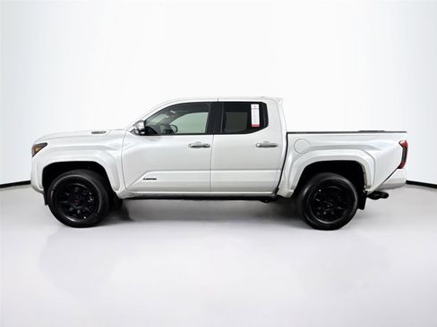 Used 2025 Toyota Tacoma Limited image 14