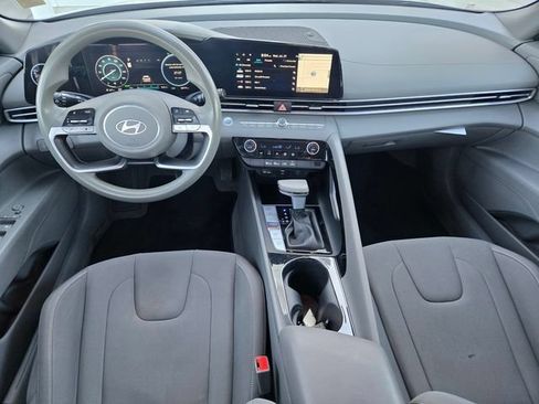 Used 2024 Hyundai Elantra Blue FWD image 11