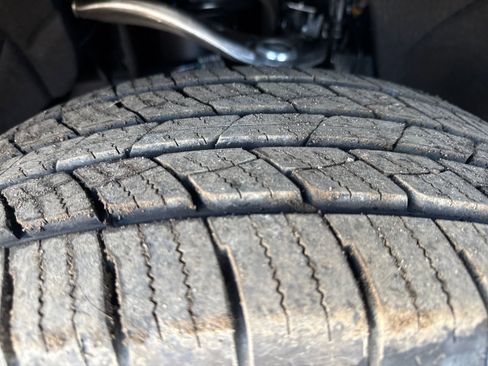 Used 2023 GMC Sierra 1500 SLE image 28