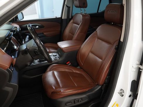 Used 2018 Chevrolet Traverse High Country AWD/4WD image 3