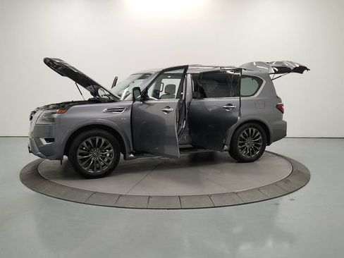 Used 2022 Nissan Armada Platinum w/ Captain's Chairs Package RWD image 13