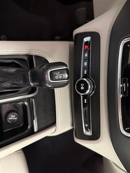 Used 2020 Volvo XC90 T5 Momentum AWD/4WD image 32