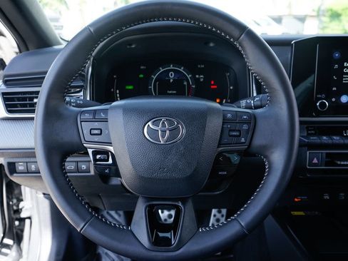Used 2025 Toyota Camry SE image 20
