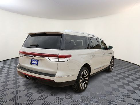 Used 2023 Lincoln Navigator L Reserve AWD/4WD image 4