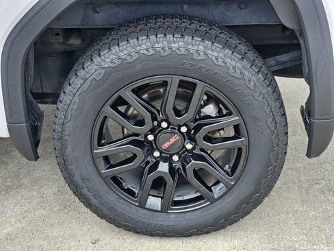 Used 2022 GMC Sierra 1500 Elevation w/ LPO, Elevation Black Package RWD image 8