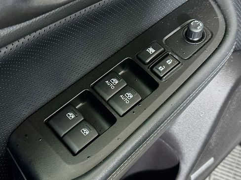 Used 2017 Subaru Outback 2.5i Limited image 19