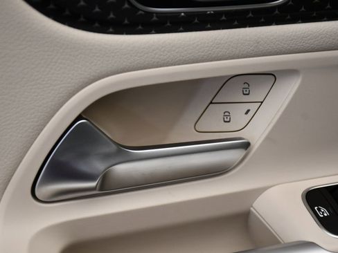 Used 2025 Mercedes-Benz GLA 250 4MATIC image 34