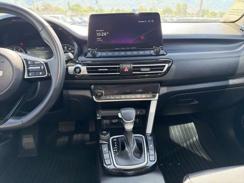 Certified 2023 Kia Seltos SX w/ SX Sunroof Package AWD/4WD image 26