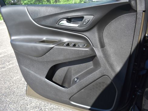 Used 2023 Chevrolet Equinox LT FWD image 34