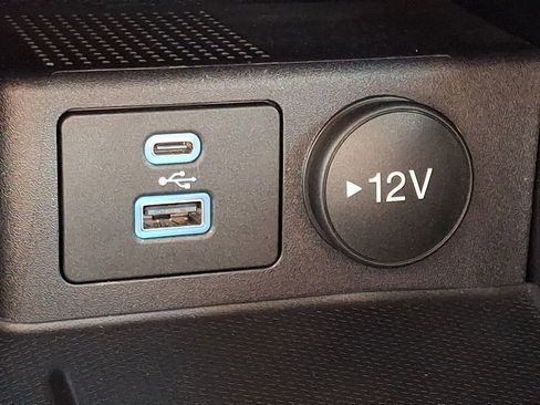 Used 2022 Ford Escape SE w/ SE Sport Appearance Package image 24