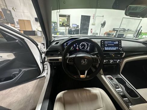 Used 2022 Honda Accord Touring image 15