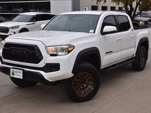 Used 2023 Toyota Tacoma Trail Edition image 38