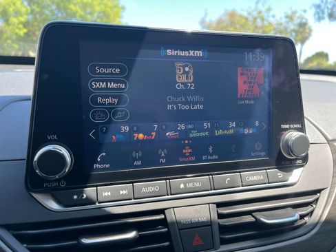 Used 2025 Nissan Altima 2.5 SV FWD image 20