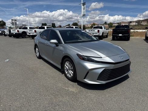 Used 2025 Toyota Camry LE w/ Convenience Package image 14