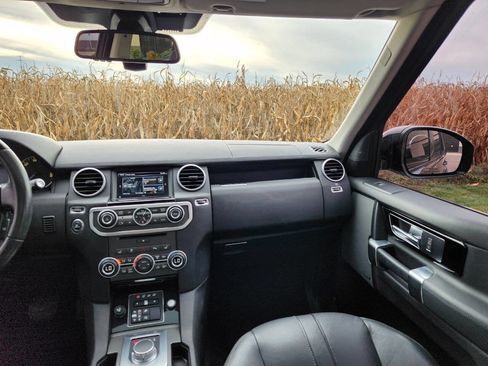 Used 2016 Land Rover LR4 HSE Silver Edition image 17