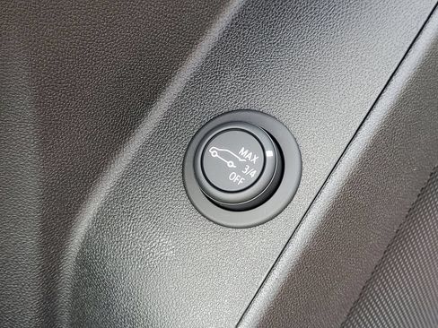 Used 2019 Chevrolet Equinox LT FWD image 23