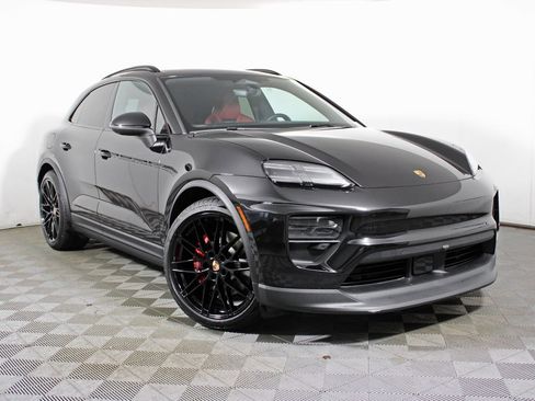 Certified 2025 Porsche Macan 4S Electric image 9