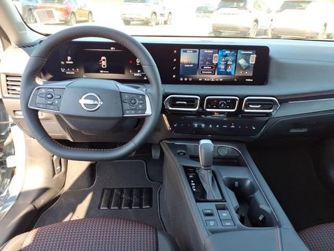 New 2026 Nissan Sentra SR FWD image 8