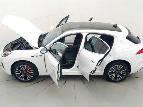 Used 2024 Maserati Grecale GT image 44