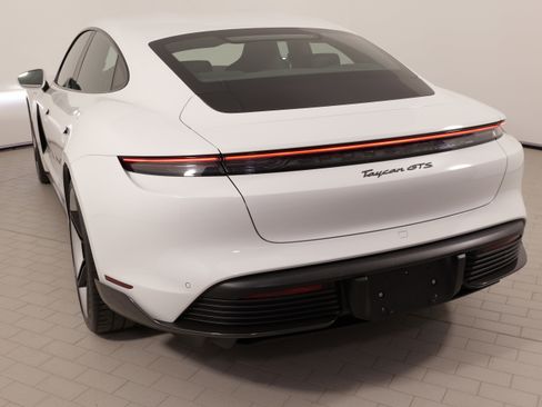 Used 2023 Porsche Taycan GTS image 13