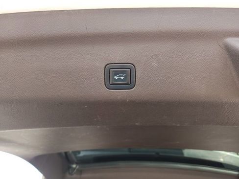 Used 2021 GMC Yukon SLT w/ SLT Luxury Package AWD/4WD image 13