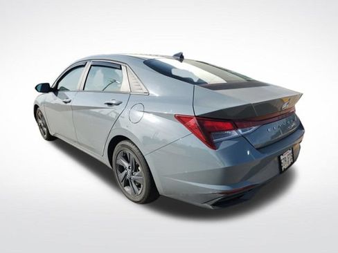 Used 2022 Hyundai Elantra SEL FWD image 6