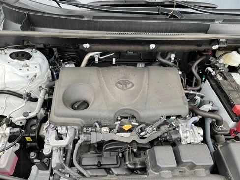 Used 2025 Toyota RAV4 XLE image 32