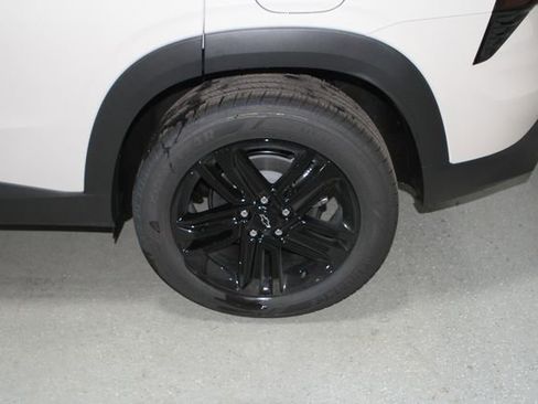 New 2026 Chevrolet Trax ACTIV w/ Driver Confidence Package FWD image 11