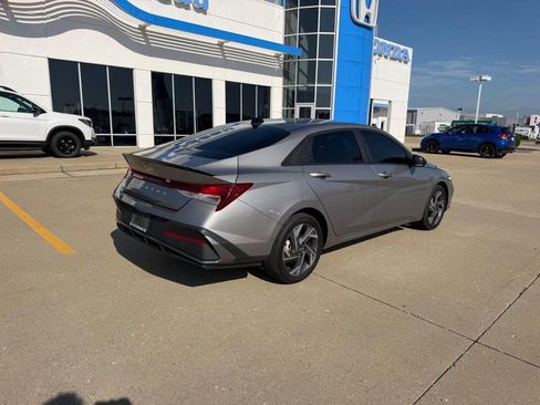 Used 2025 Hyundai Elantra Sport w/ Cargo Package FWD image 2