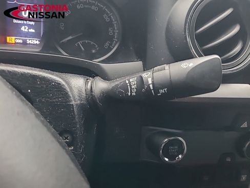 Used 2022 Toyota Tacoma TRD Off-Road image 42