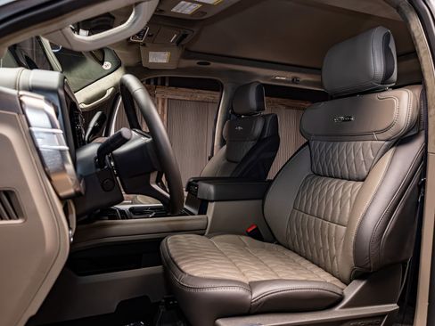 Used 2026 Ford F450 Platinum w/ Platinum Plus Package image 23