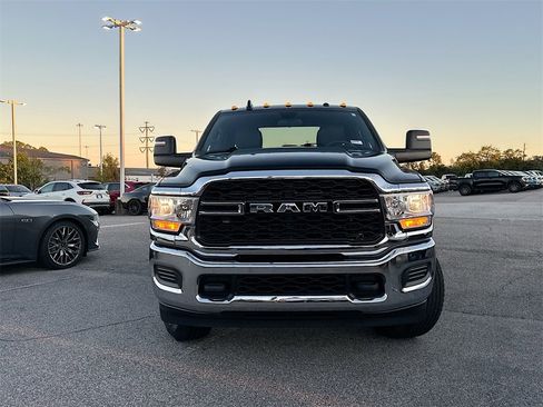 Used 2024 RAM 2500 Tradesman w/ Chrome Appearance Group image 5