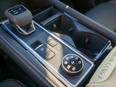 New 2025 Nissan Pathfinder SL image 20