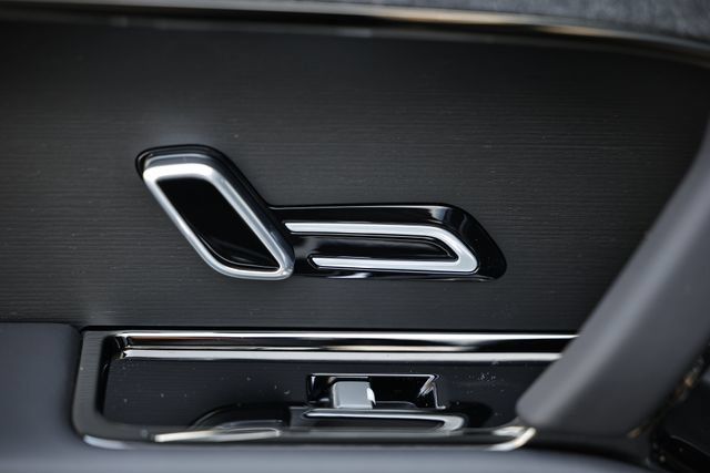 New 2026 Land Rover Range Rover Sport SE AWD/4WD image 31