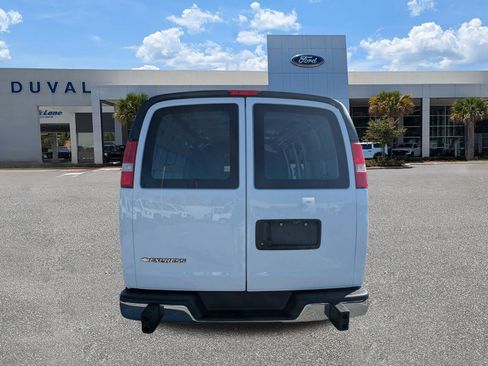 Used 2023 Chevrolet Express 2500 w/ Driver Convenience Package image 4