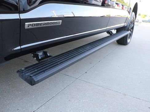 Used 2025 Ford F150 Platinum AWD/4WD image 9