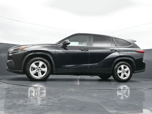 Used 2023 Toyota Highlander L FWD image 36