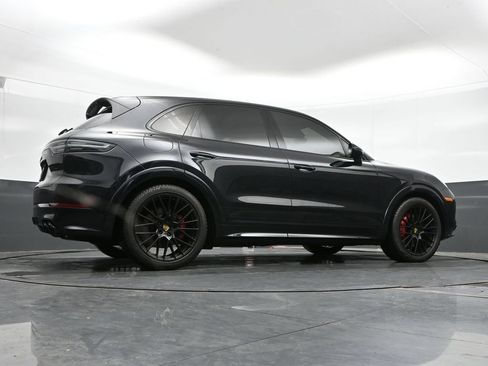 Used 2021 Porsche Cayenne GTS AWD/4WD image 39